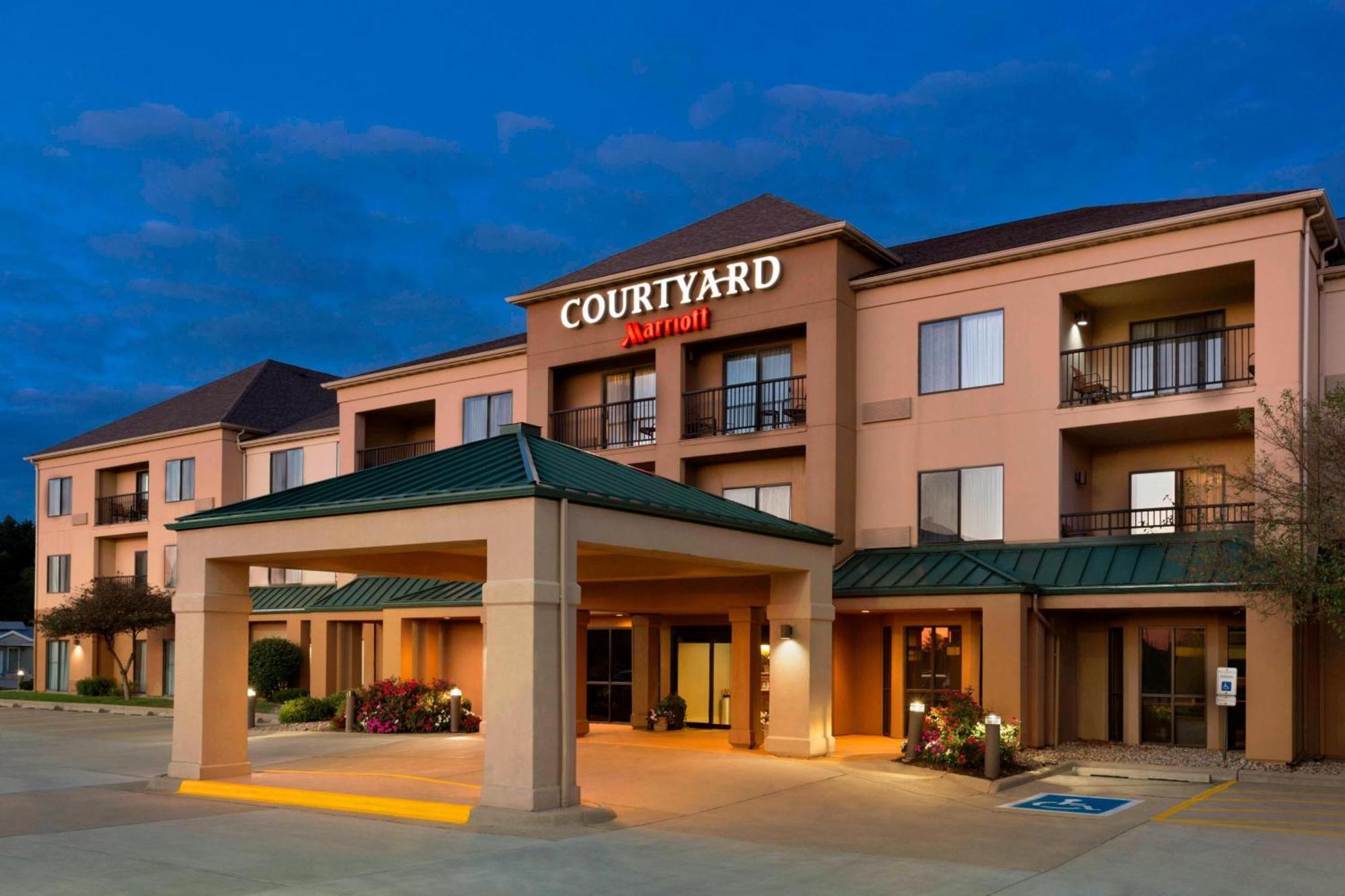 מלון Courtyard By Marriott Bloomington Normal מראה חיצוני תמונה
