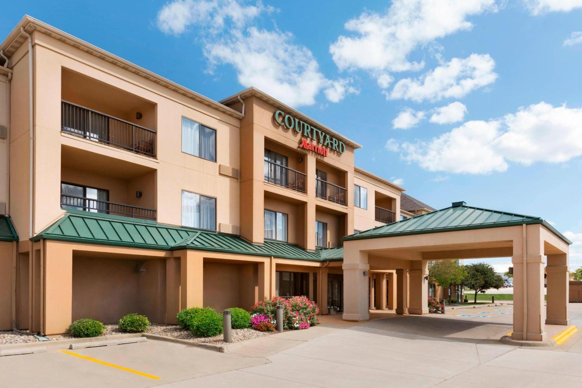מלון Courtyard By Marriott Bloomington Normal מראה חיצוני תמונה