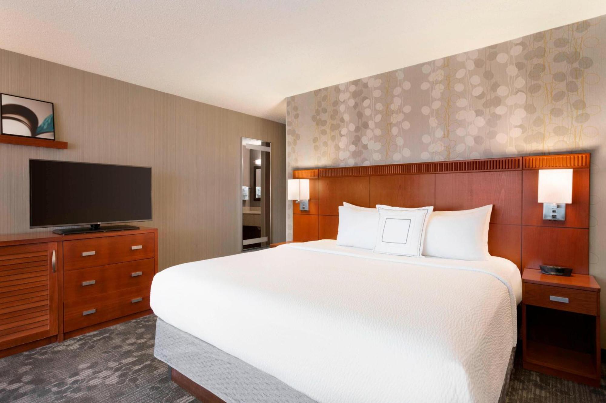 מלון Courtyard By Marriott Bloomington Normal מראה חיצוני תמונה