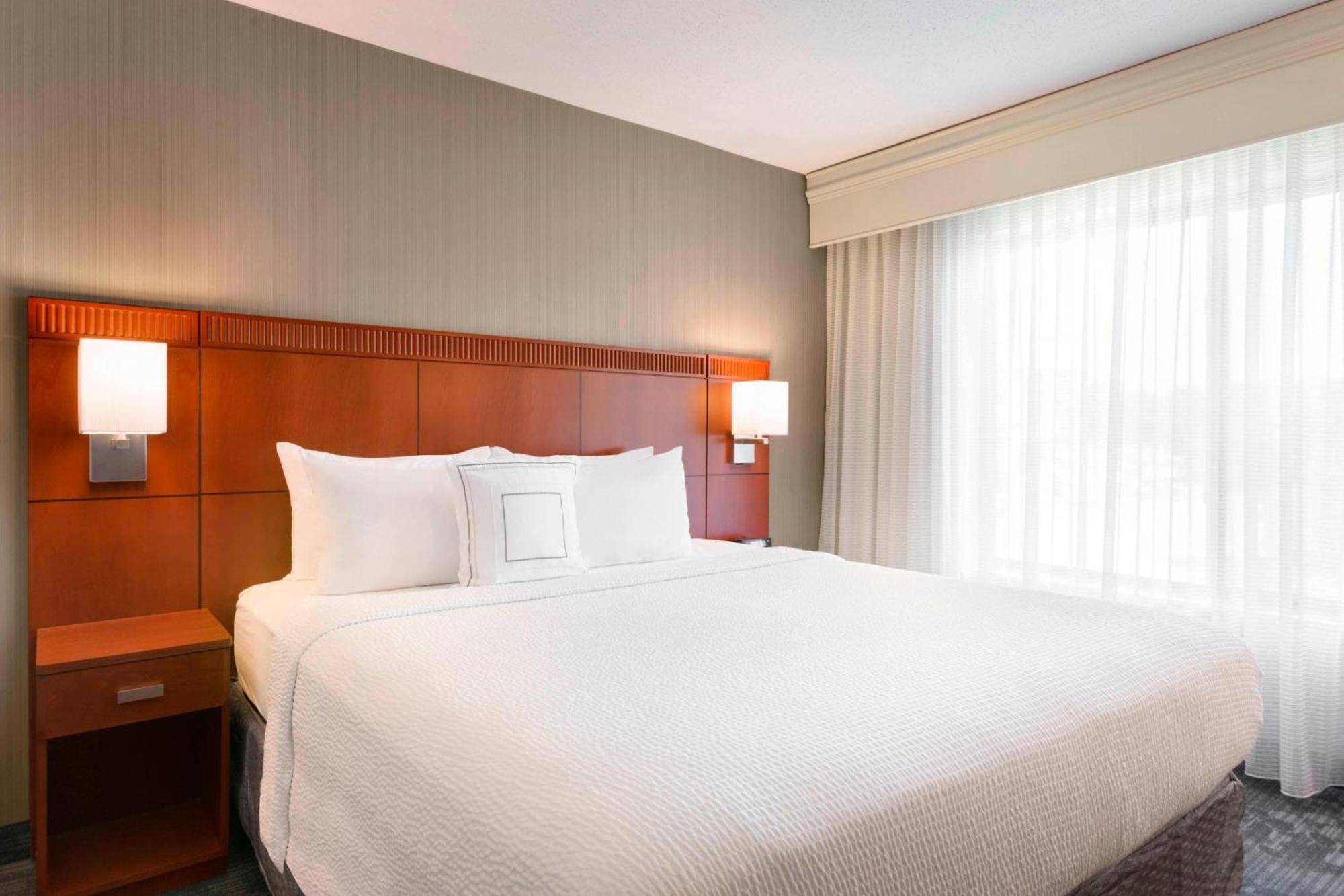 מלון Courtyard By Marriott Bloomington Normal מראה חיצוני תמונה